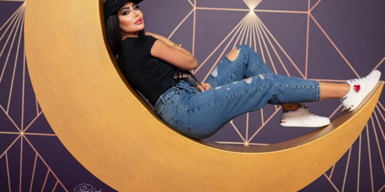 وجوه متعددة ترتديها غدير عمر ..لتصل الى هدفها