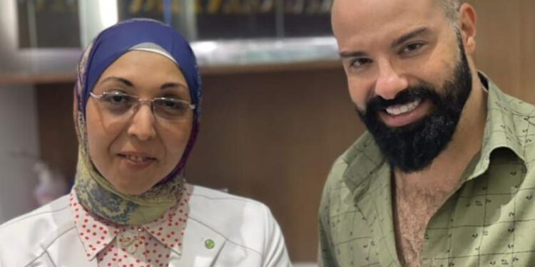 الفنان ماهر الشيخ يزور الدكتورة شيماء أحمد في المجمع الملكي الطبي في صحار