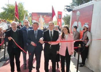 بمشاركة 55 شركة .. افتتاح مهرجان الياسمين في ساحة باب توما