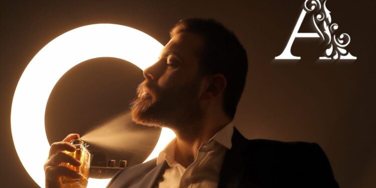 الفنان حيدر أحمد مع أرمانينا للعطور في راس الخيمة