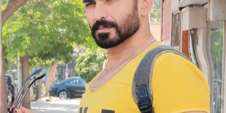 الفنان مطر المطر في عزك يا شام مع المخرج رشاد كوكش والمنتج أشرف غيبور بحارة العنبر