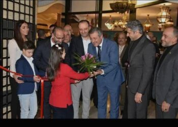 همم حتى القمم عنوان رُسِمَ من أصحاب الهمة العالية في سوريا ولونَ ببسمة وقُدِمَ بكل حب