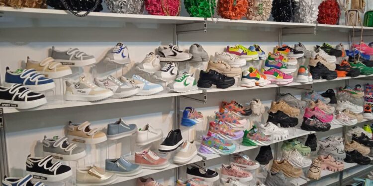 شركة الـحـمـوي لصناعة وتجارة الأحذية في معرض ذهـب اكـسـبـو