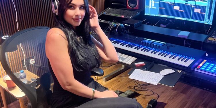 “هنا بوشيخي ”موهبة فنية صاعدة في عالم الغناء