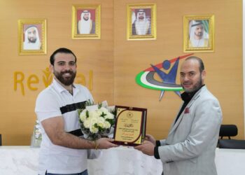 الفنان حيدر أحمد مكرماً في مركز العين لرعاية وتأهيل المعاقين.. في الإمارات …