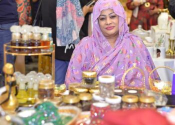 سيدة الاعمال أنتصار الشيخ .. قصة نجاح بعالم العطور مع براند ستهم للعطور والبخور …