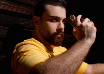 الفنان حيدر أحمد مع توب فرانس للعطور سلطنة عمان …